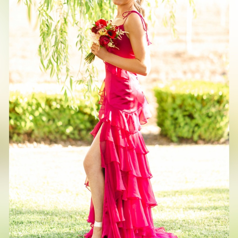 SHERRI HILL RUFFLE PROM DRESS LIKE NEW
